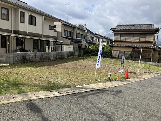 【現地土地写真】ご要望に合わせて間取りや駐車台数など計画が可能です。（2024年2月撮影）