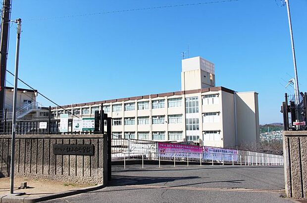 神戸市立桃山台中学校（約980m）