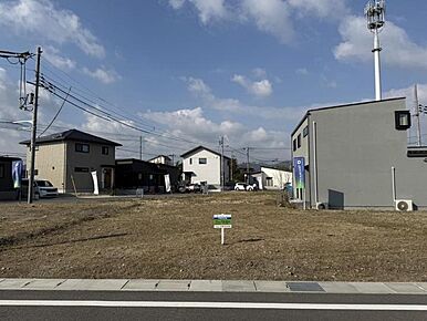 ＜11号地＞47.38坪の落ち着いた住環境。あなたの家族らしい暮らしを育む全方向バランスの良い区画です。撮影/2025年11月 