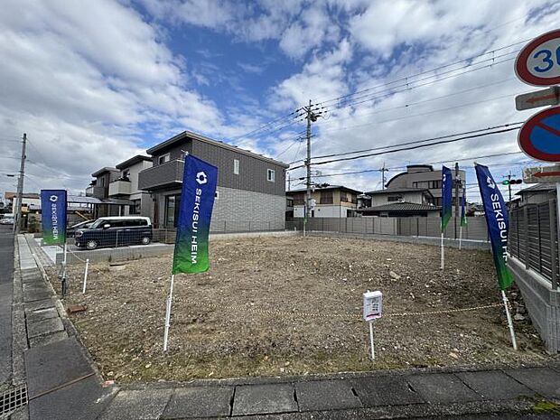 三方角地で日当たりも良好です。（撮影日2025年9月28日）