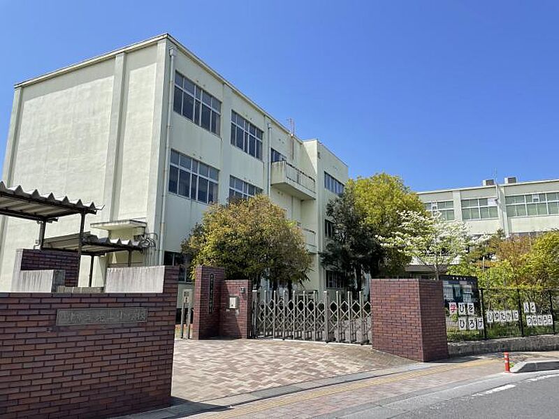 老上小学校(2022年4月撮影）