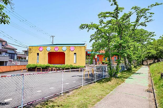 【成仁幼稚園】成仁幼稚園 徒歩4分(320m) (2022年4月撮影)
