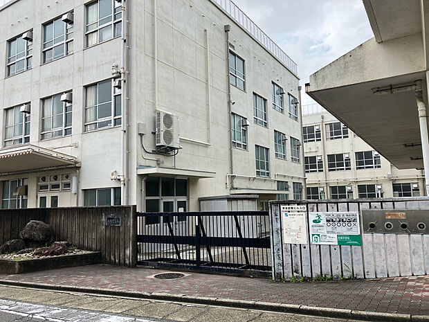 笠寺小学校（約600m）