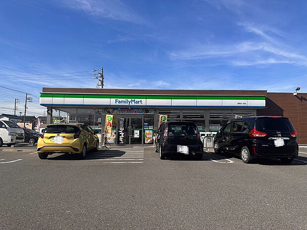 ファミリーマート愛西北一色店（約550m）