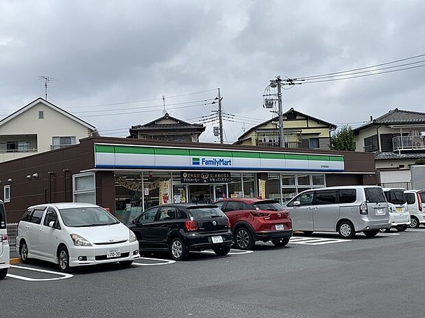 ファミリーマート　松戸新田西店（約260m）