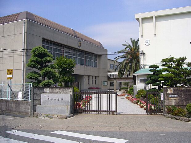 【小中学校が徒歩9分圏内】小学校まで徒歩約8分~9分!幼保や「かこテラス」など、子育て関連施設も身近に揃い、お子様の通学の負担が少ない立地です。/中部中学校まで徒歩約6分(約450m~480m)