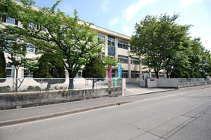 加古川市立鳩里小学校 約500m(徒歩約7分)