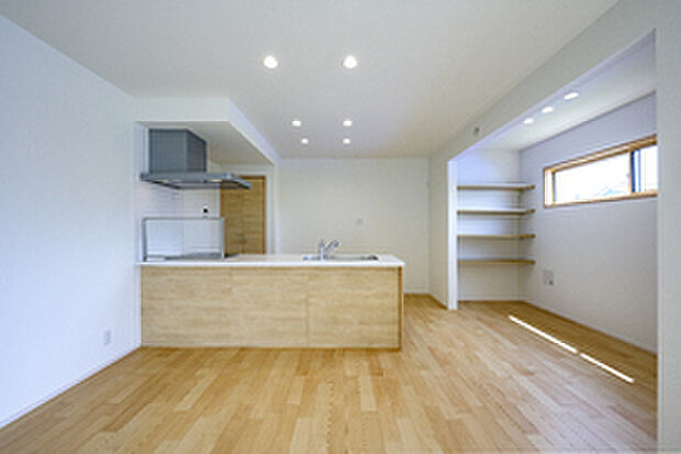 【No.32】18帖のLDK一体のゆとりの空間です。【価格改定】3130万円（2024年6月24日公表）→2990万円（2025年3月24日改定）