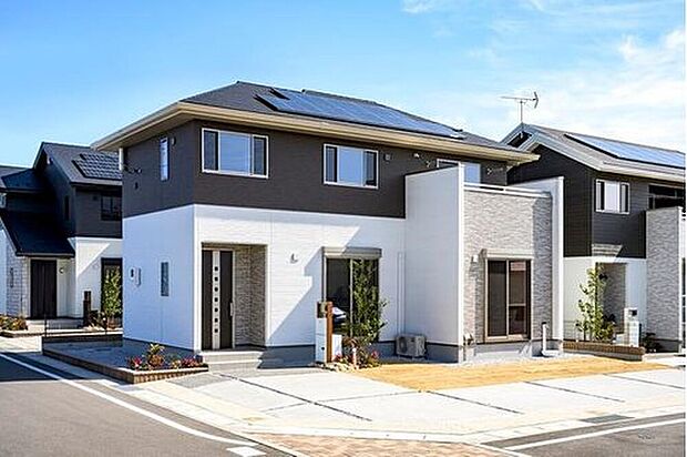 【現地外観写真】【No.53】3490万円
敷地面積/177.09m2(53.56坪)
建物面積/105.99m2(32.00坪)
2×4・太陽光発電・ZEH・長期優良住宅