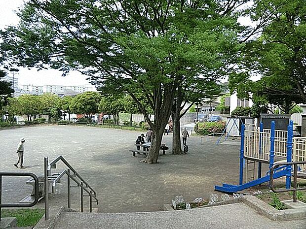 洋光台一丁目公園まで548m