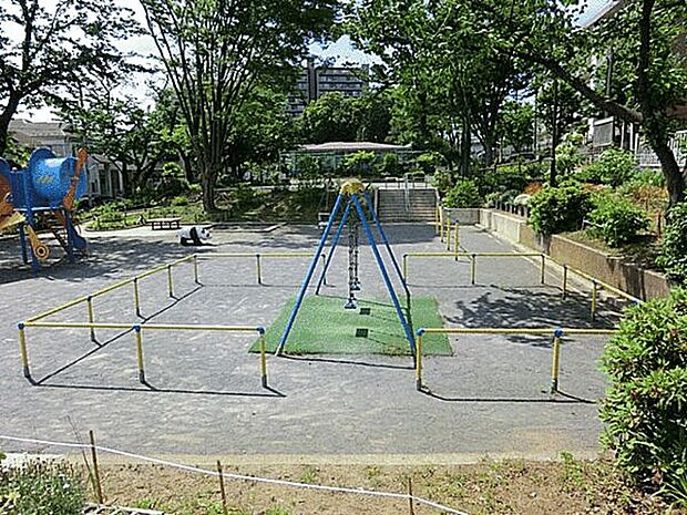 新桜ヶ丘第三公園まで947m