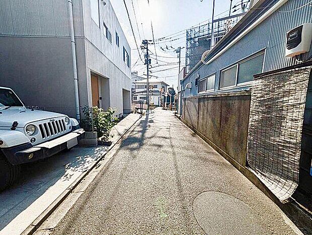 小田急江ノ島線「片瀬江ノ島」駅まで720m