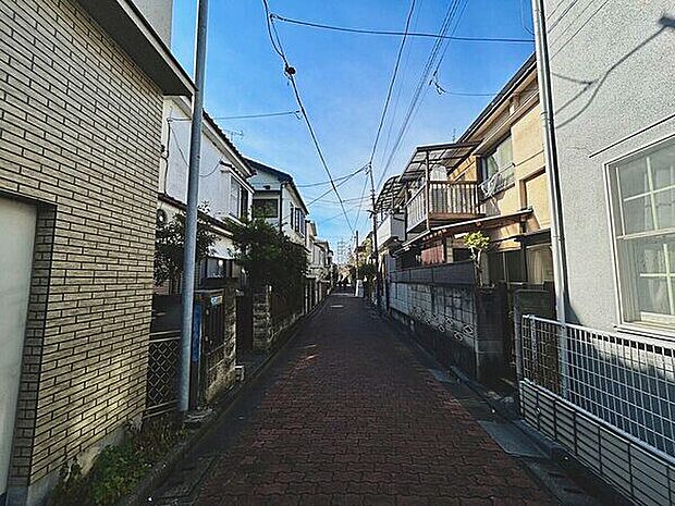 都営地下鉄大江戸線「練馬春日町」駅まで880m