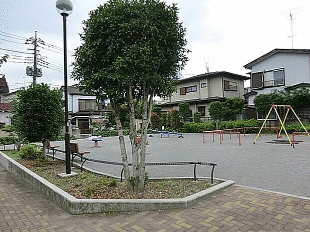 さいたま市立田島中学校まで1213m