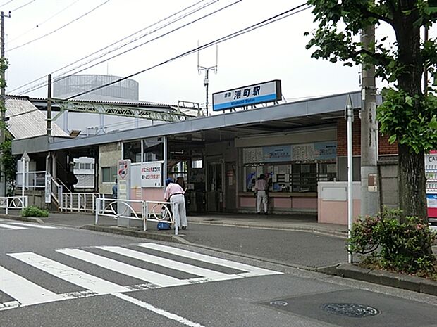 京浜急行電鉄「港町」駅まで1680m