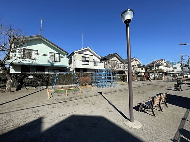 日吉町こばと公園まで904m