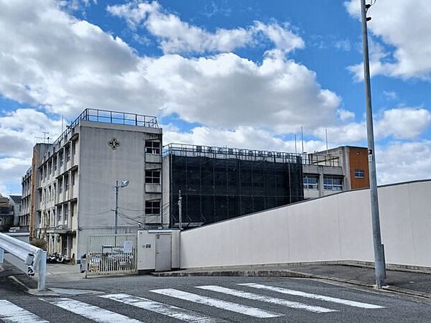 東大阪市立石切東小学校まで840m