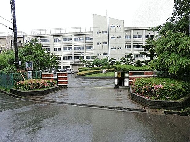 我孫子市立湖北中学校まで1429m