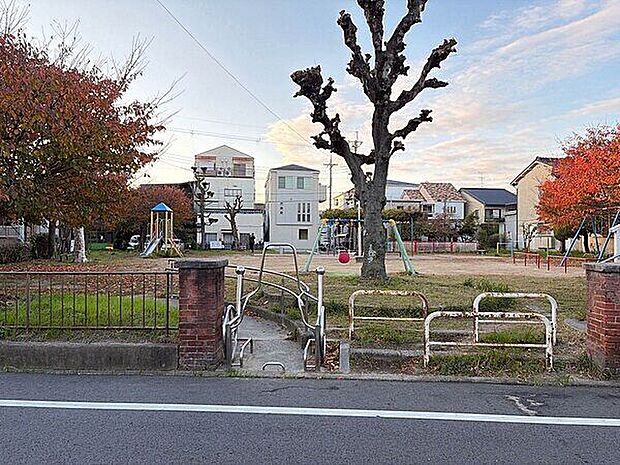 上小阪公園まで1207m