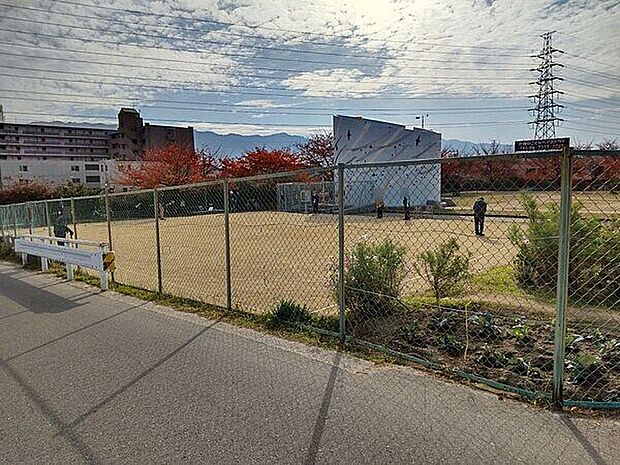 新池島ふれあい公園まで438m