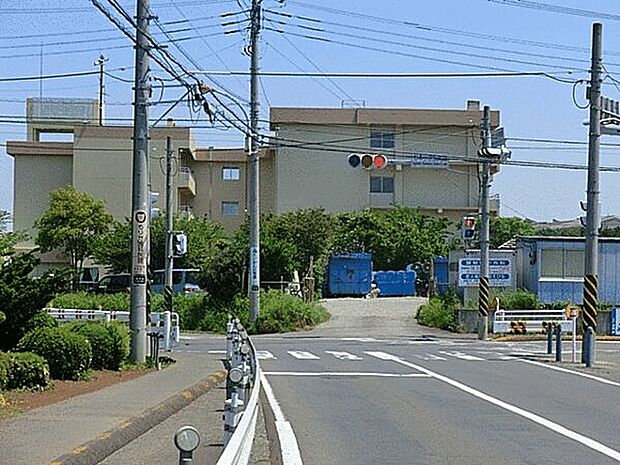 海老名市立杉本小学校まで487m