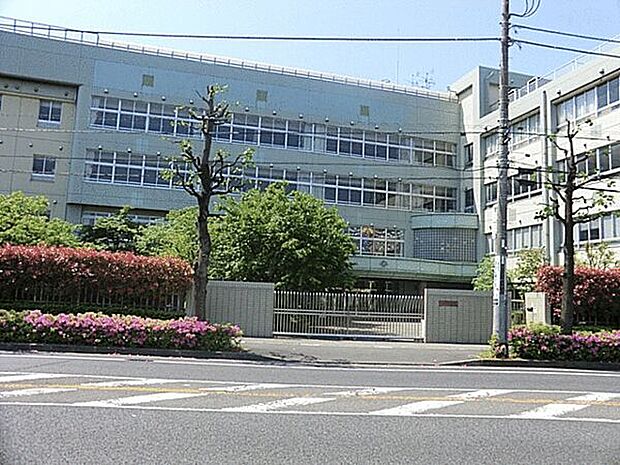 川崎市立菅小学校まで1412m