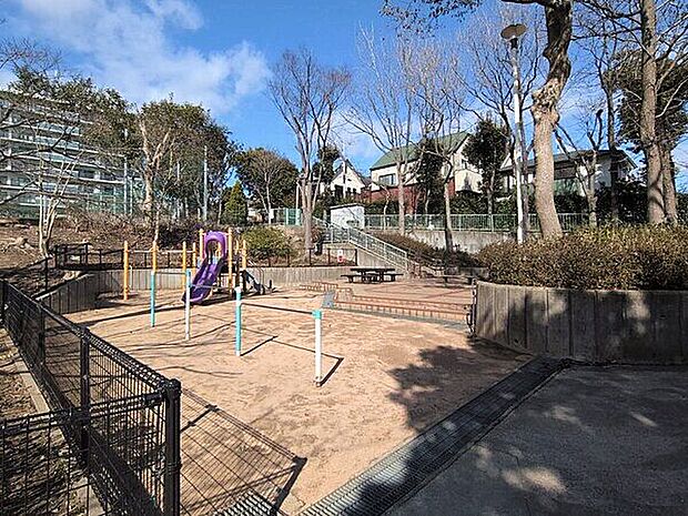 西ノ田公園まで733m