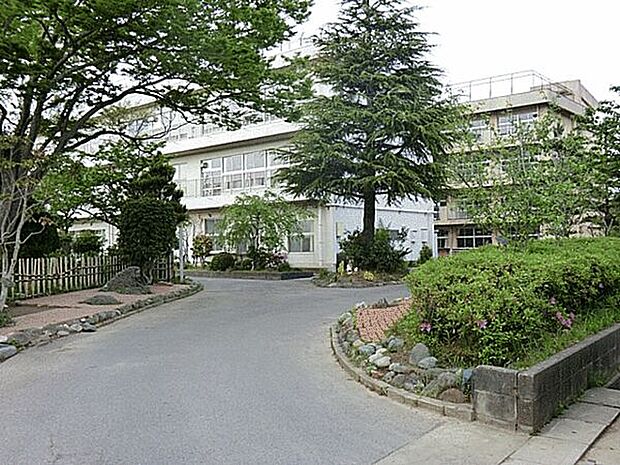 我孫子市立湖北台中学校まで663m