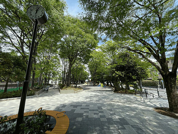 喜多見公園まで782m