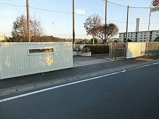 横浜市立汲沢中学校まで1160m