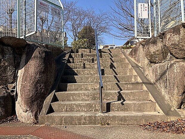 小規模公園155・157まで412m