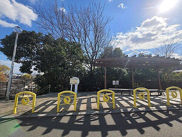 坊主池公園まで602m