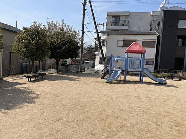 岸地通公園(約481m)