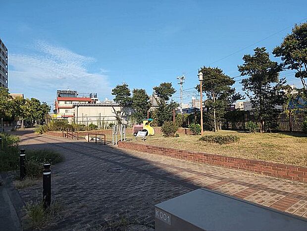 大池町5丁目東広場(約695m)