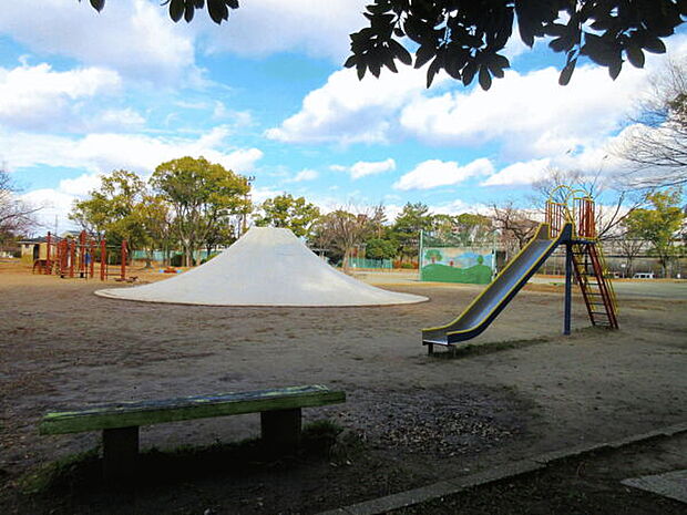 荒越公園（約508m）