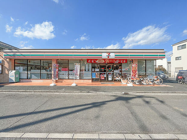 セブンイレブン 横浜新吉田東3丁目店(約418m)