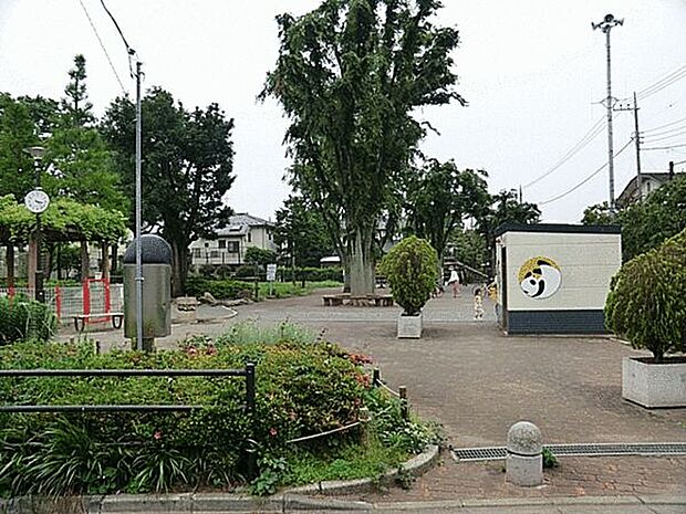 上祖師谷パンダ公園(約1,243m)