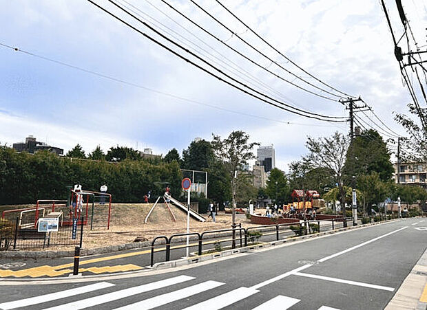 南谷端公園（約549m）