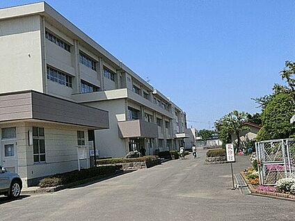 茅ヶ崎市立鶴嶺中学校 1086m