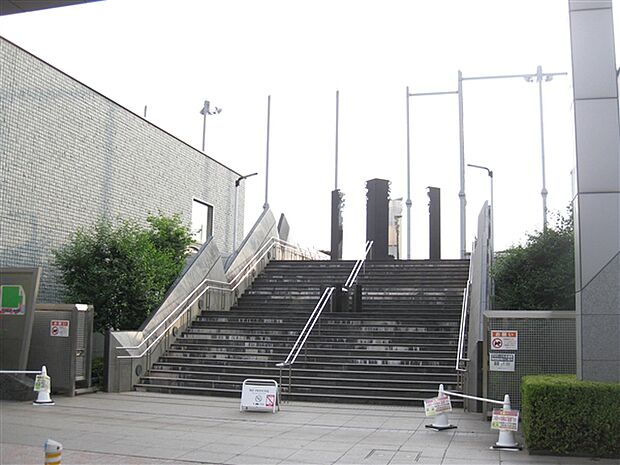 上井草スポーツセンター(約826m)