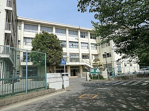 鎌倉市立玉縄中学校(約1,506m)