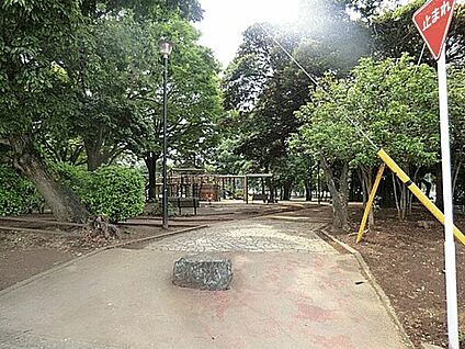 高根木戸近隣公園 1397m