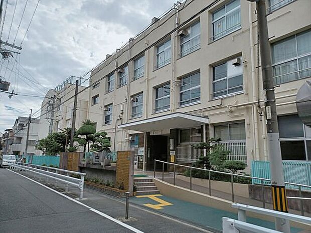 大阪市立南市岡小学校（約507m）