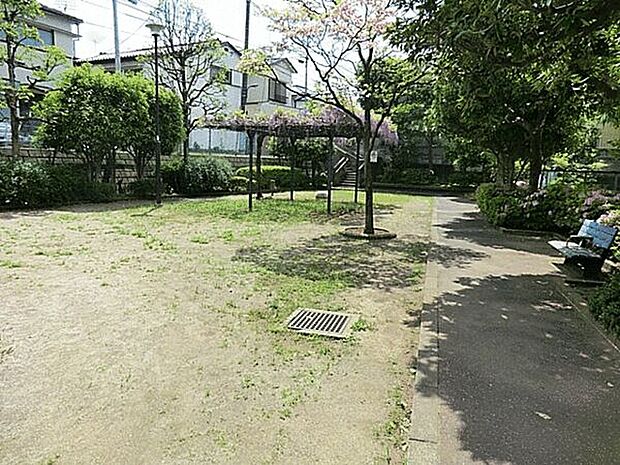 江古田二丁目公園(約505m)