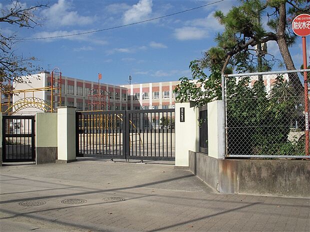 名古屋市立露橋小学校(約874m)