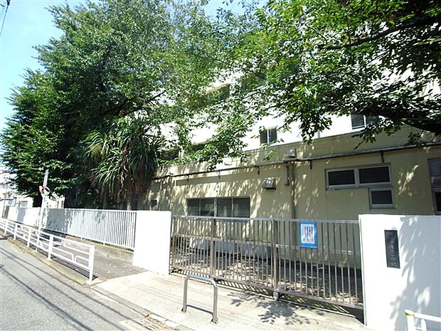 横浜市立東台小学校（約318m）