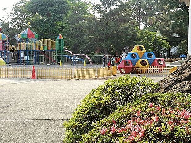 城郷幼稚園（約709m）