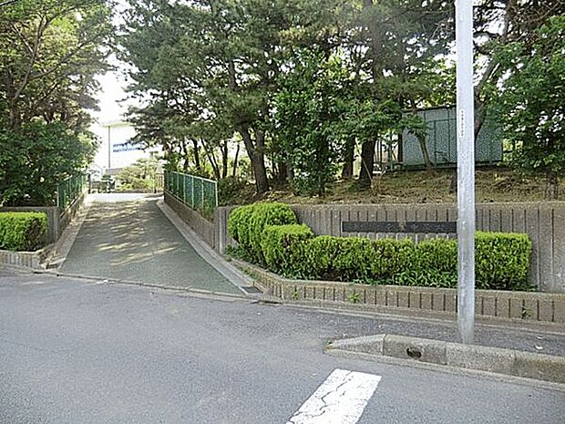 船橋市立宮本中学校（約684m）