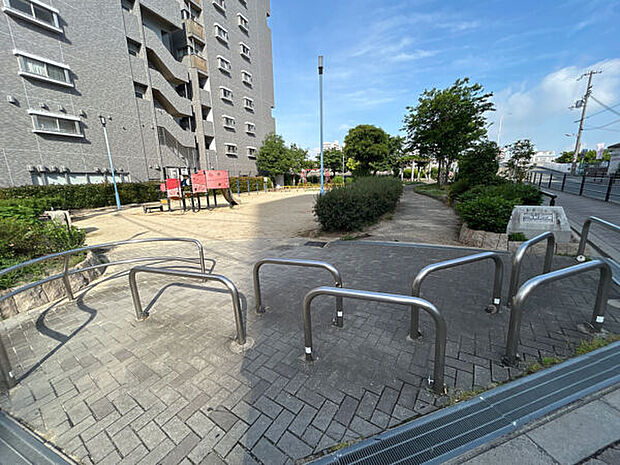 三国駅前公園(約978m)