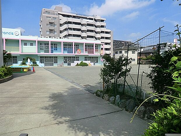 聖フランシスコ幼稚園（約950m）